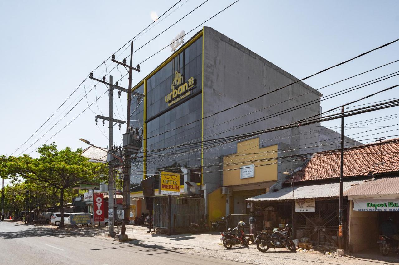 ホテル Oyo フラッグシップ 1575 アーバン 18 スラバヤ エクステリア 写真